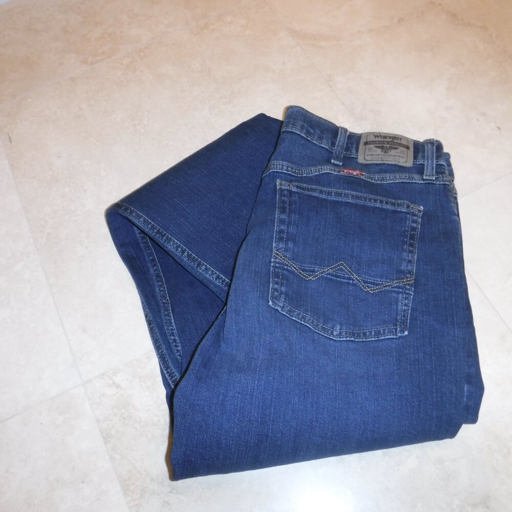 Wrangler relaxed boot cut Blue Jeans 36x32
